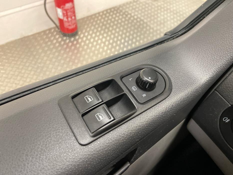 VOLKSWAGEN Transporter 2013