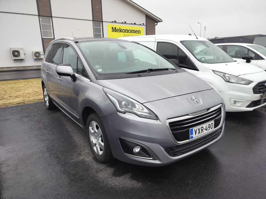 PEUGEOT 5008 2015