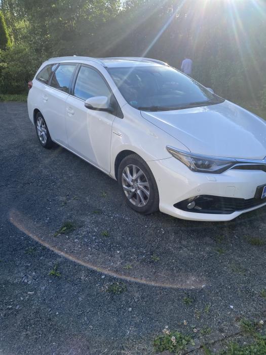 TOYOTA Auris 2016