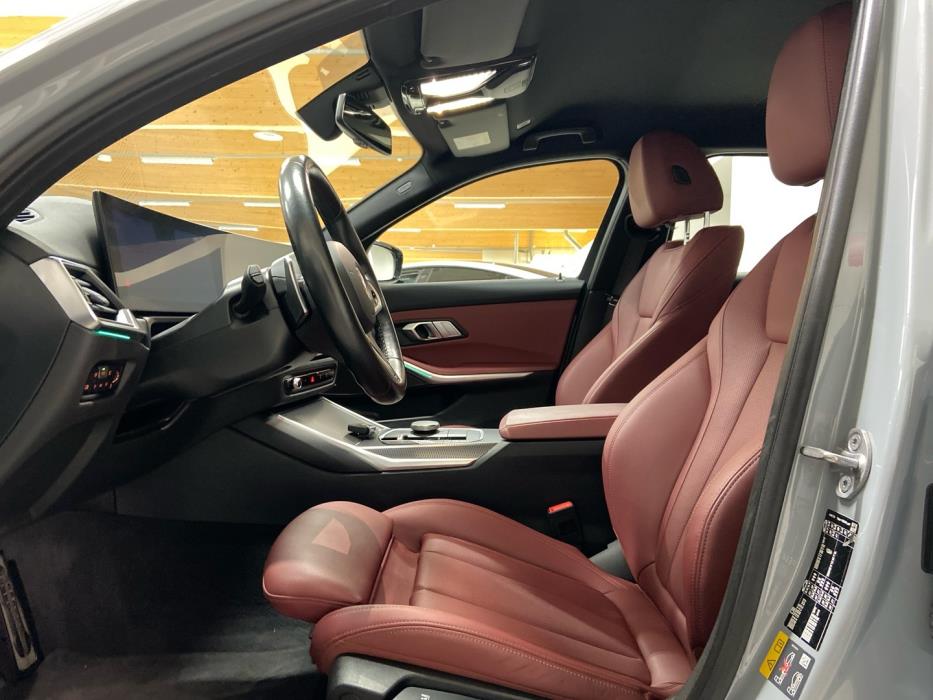 BMW 330 2023