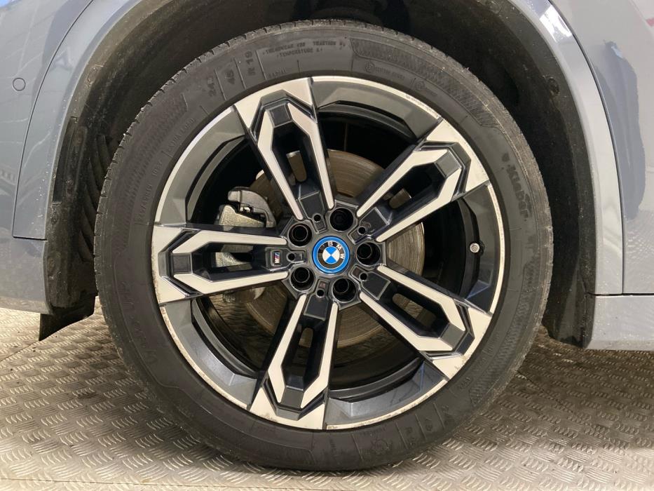 BMW iX1 2024