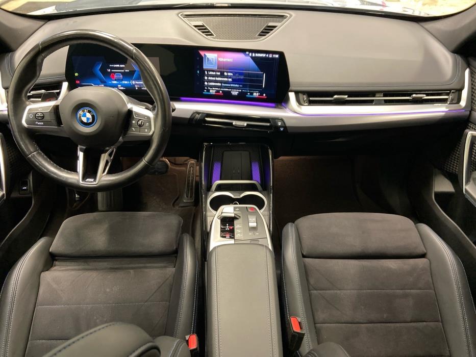 BMW iX1 2024