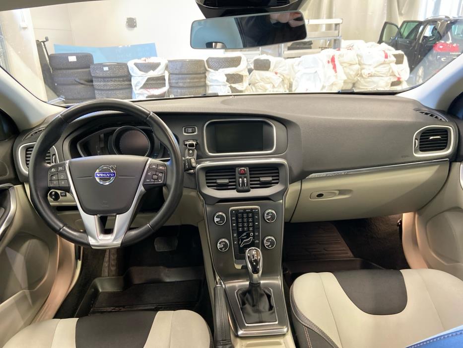 VOLVO V40 Cross Country 2014