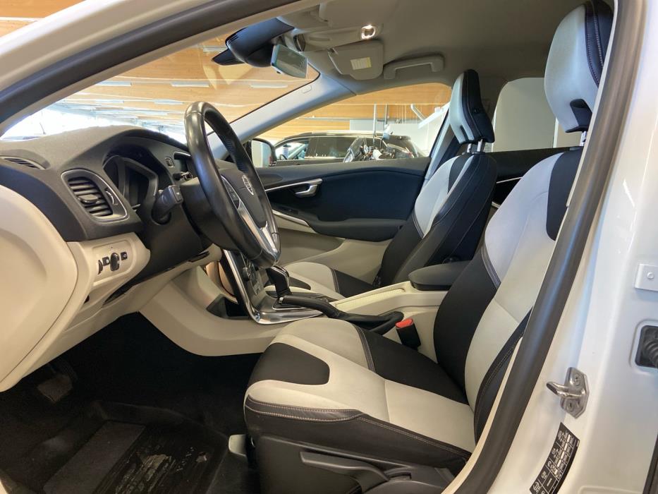 VOLVO V40 Cross Country 2014