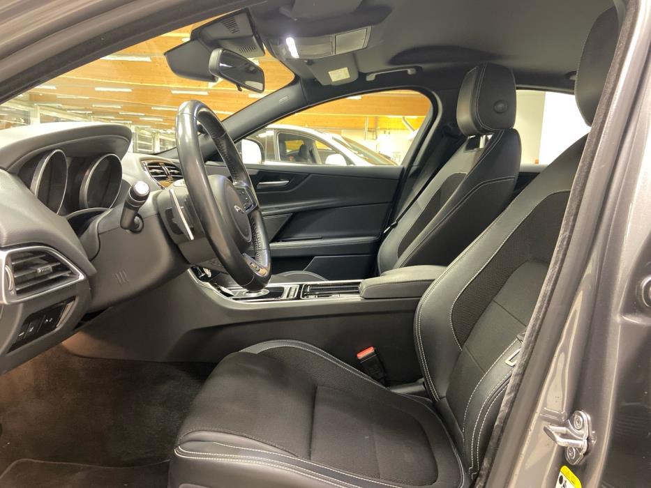JAGUAR XE 2019