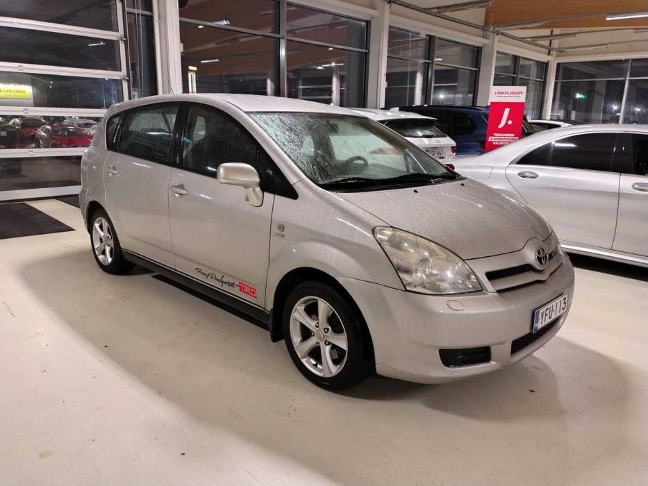 TOYOTA Corolla Verso 2005