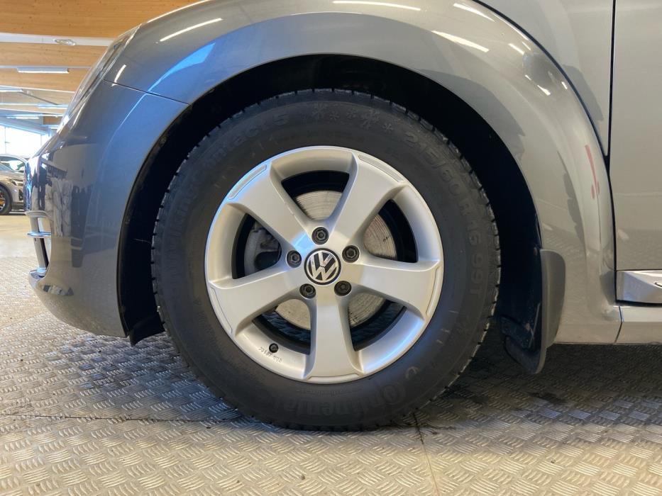 VOLKSWAGEN Beetle 2013