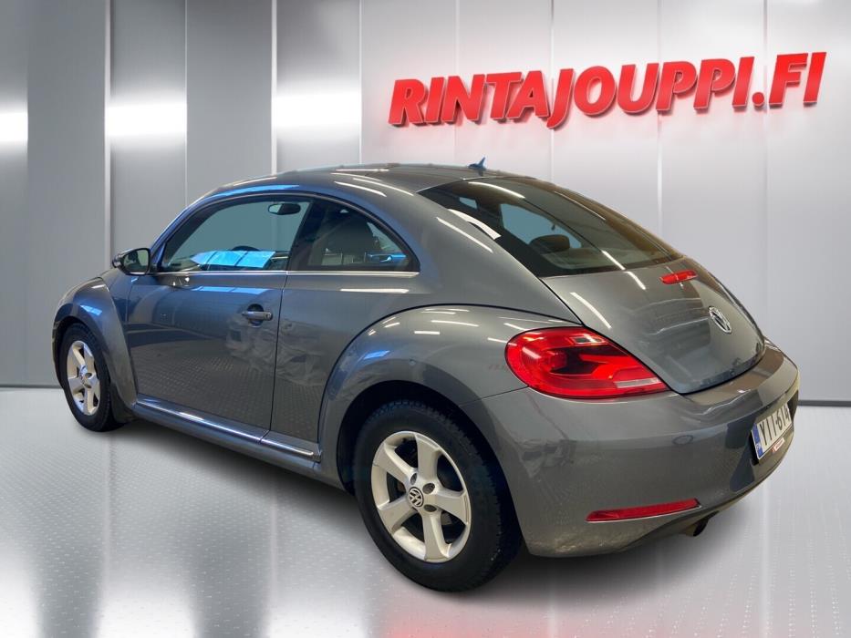 VOLKSWAGEN Beetle 2013