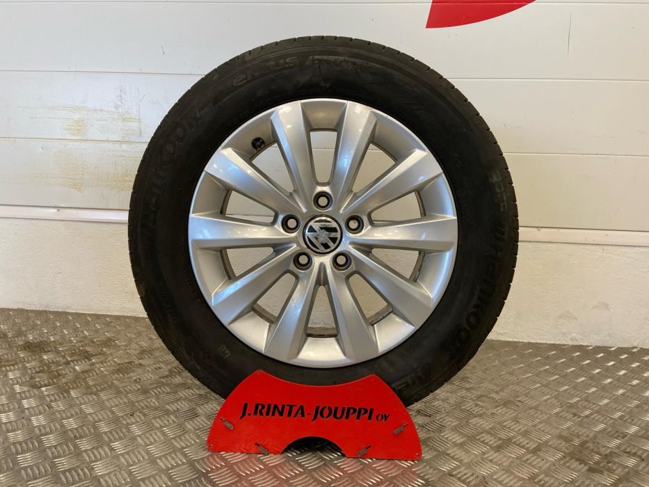 VOLKSWAGEN Beetle 2013