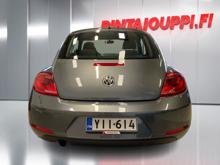 VOLKSWAGEN Beetle 2013
