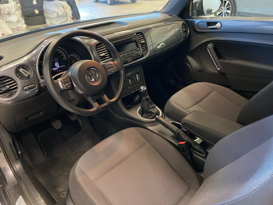 VOLKSWAGEN Beetle 2013