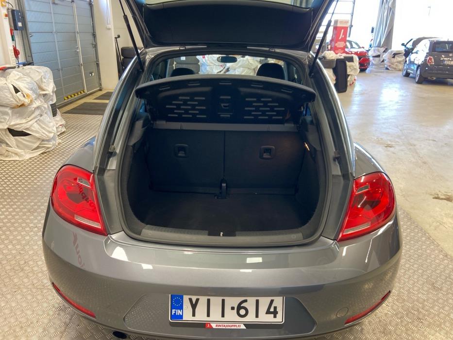 VOLKSWAGEN Beetle 2013