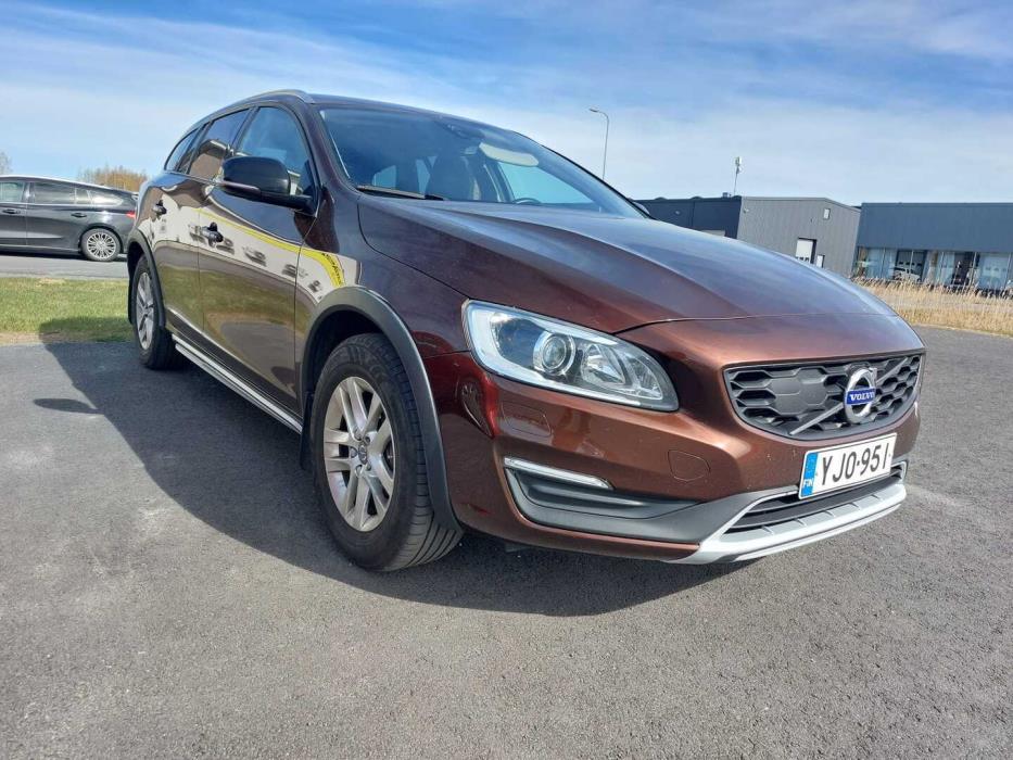 VOLVO V60 Cross Country 2017