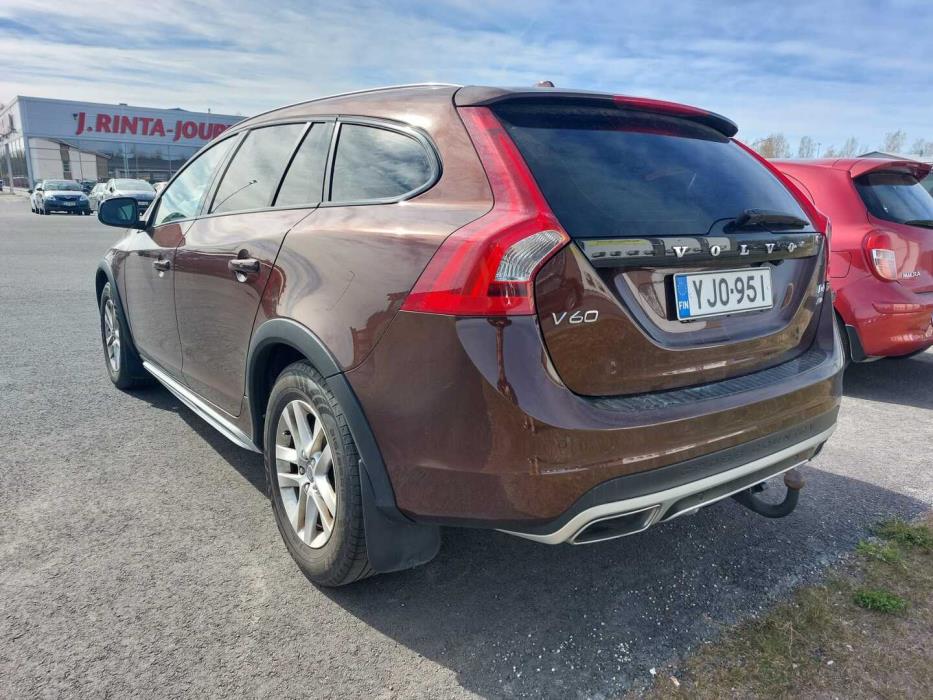 VOLVO V60 Cross Country 2017