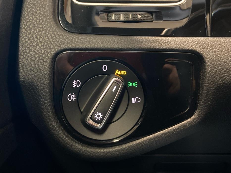 VOLKSWAGEN Golf 2019