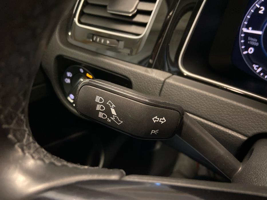 VOLKSWAGEN Golf 2019