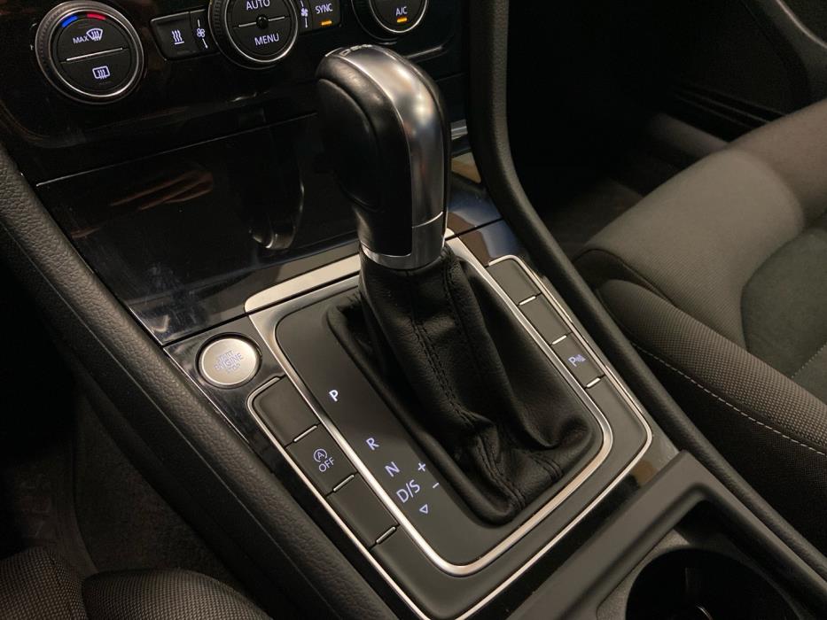 VOLKSWAGEN Golf 2019