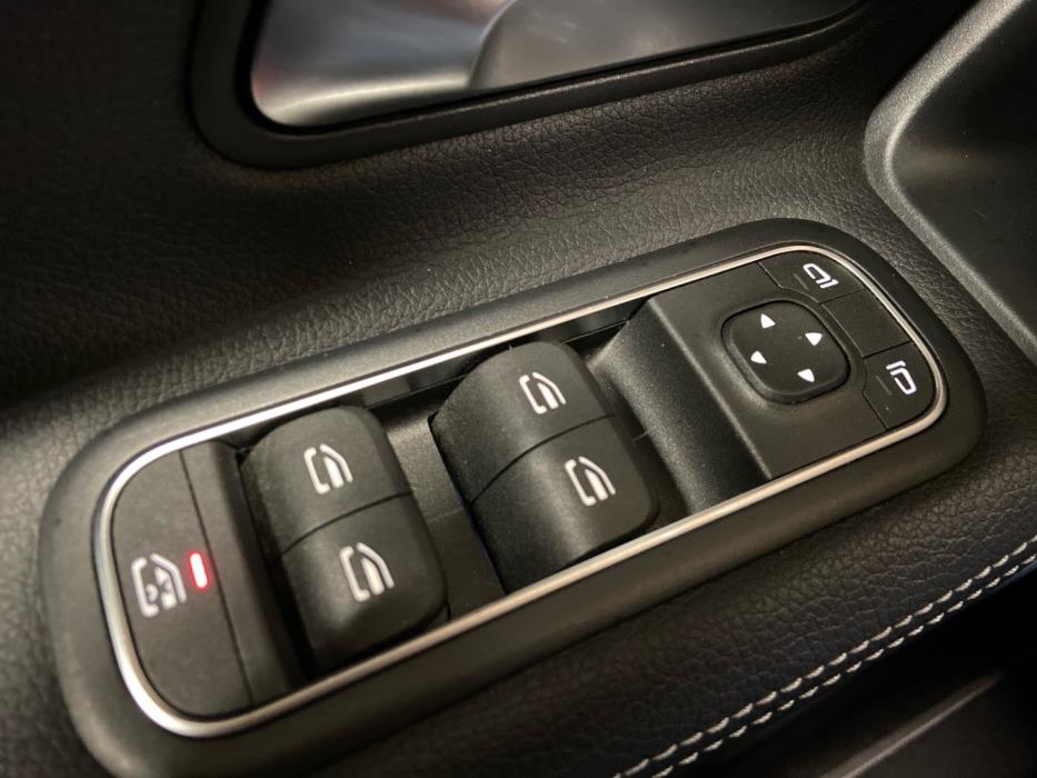 MERCEDES-BENZ CLA 2020