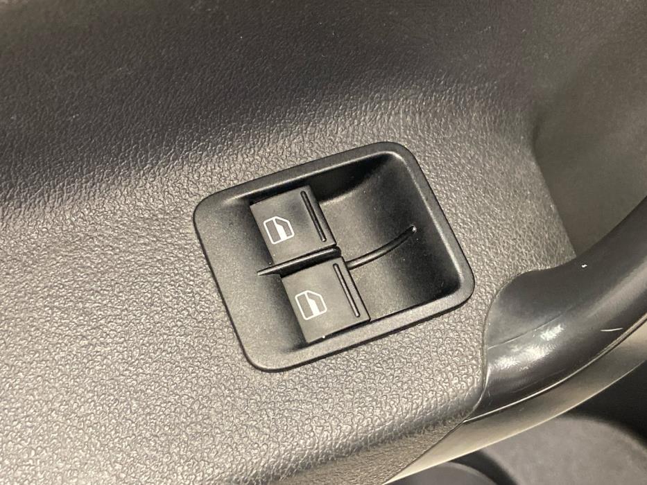 VOLKSWAGEN Caddy 2011