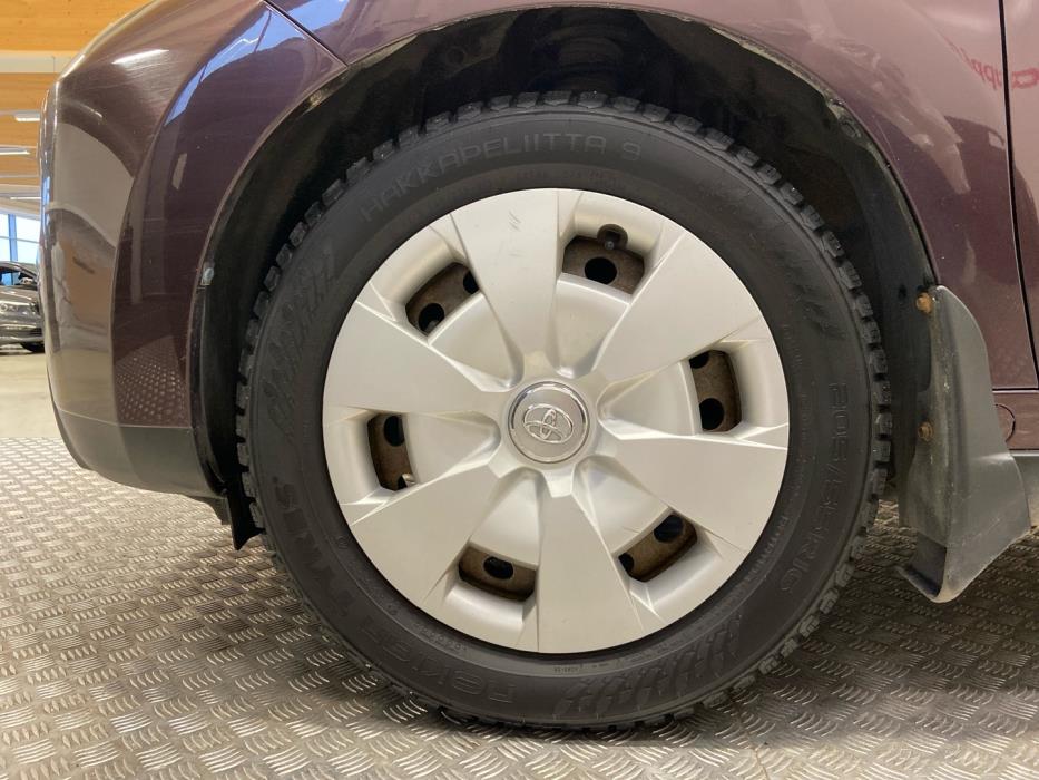 TOYOTA Urban Cruiser 2012