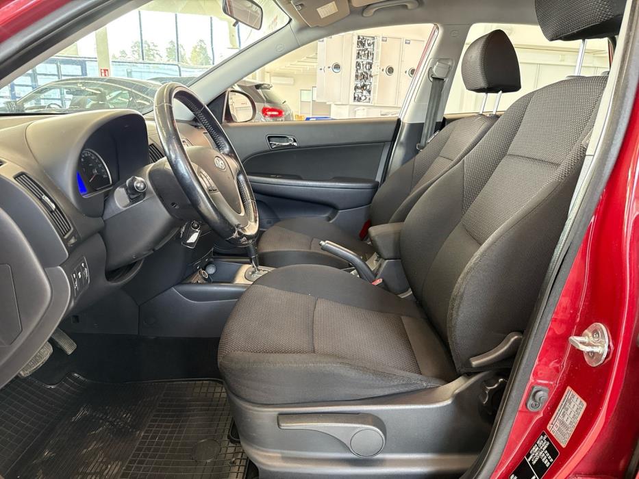 HYUNDAI i30 2010