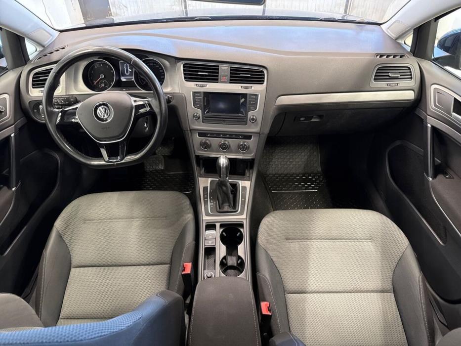 VOLKSWAGEN Golf 2015