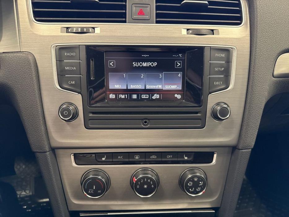 VOLKSWAGEN Golf 2015