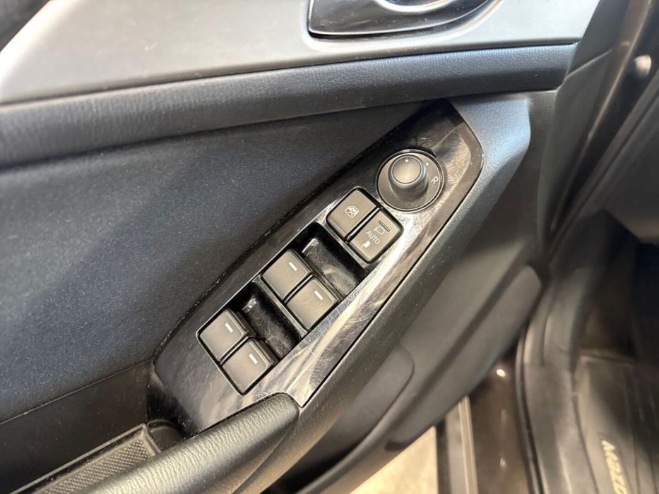 MAZDA Mazda3 2018