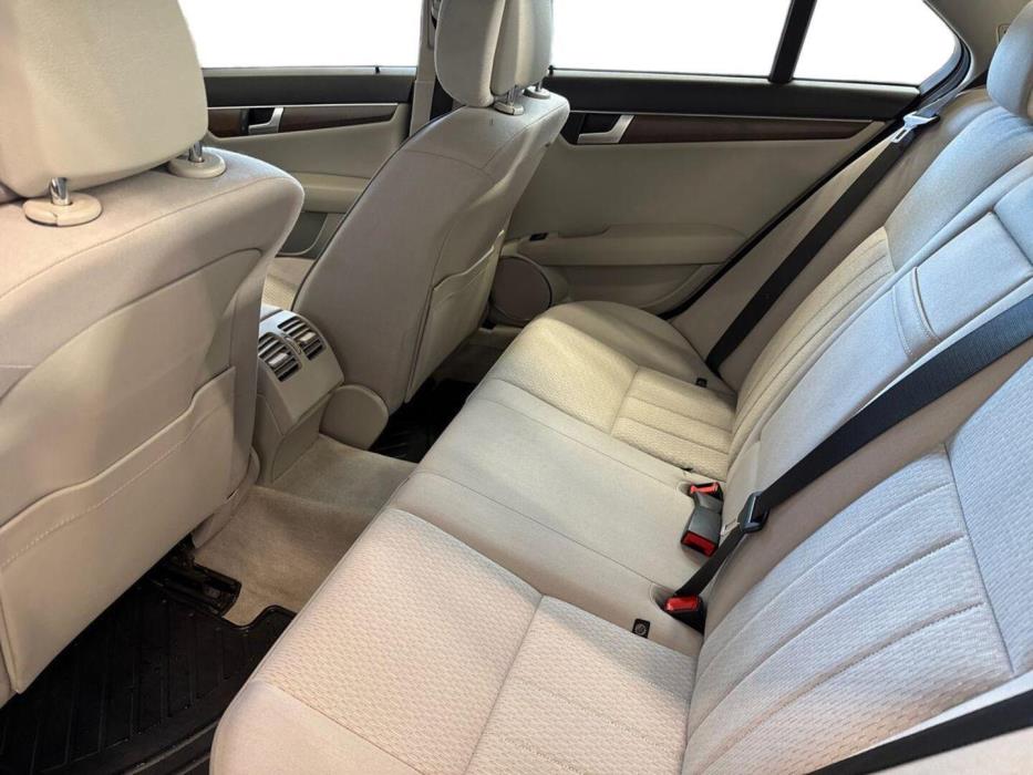 MERCEDES-BENZ C 2011