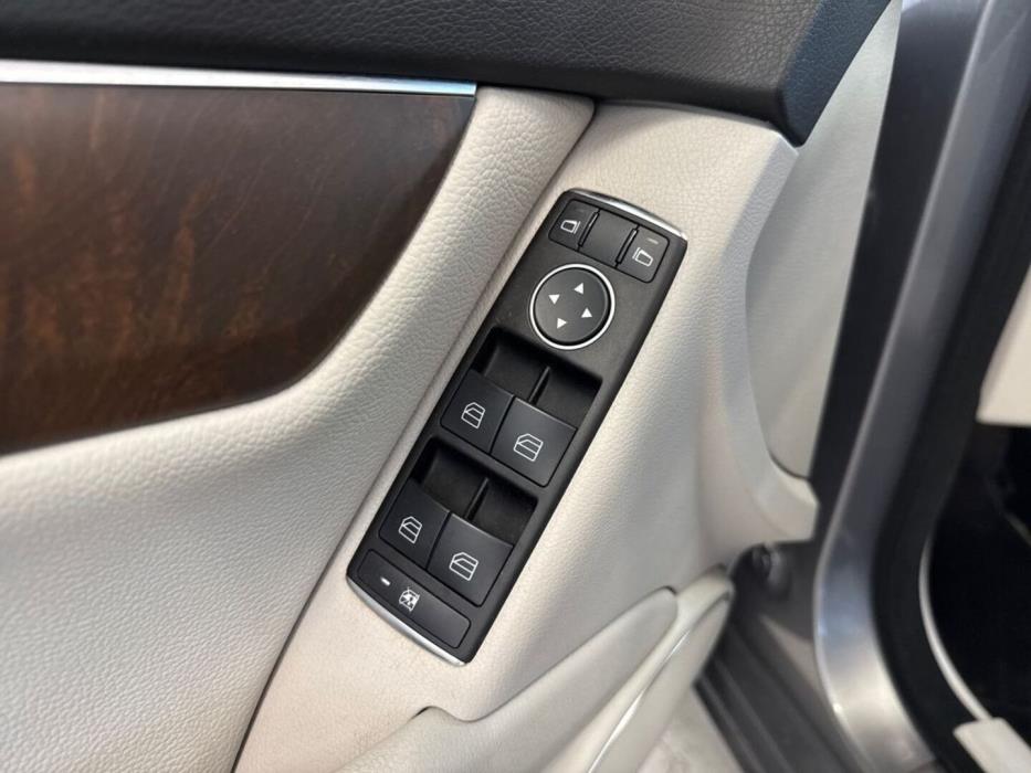 MERCEDES-BENZ C 2011