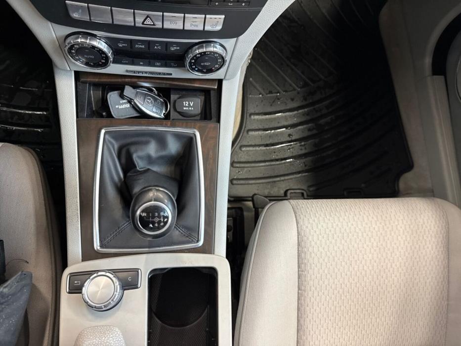 MERCEDES-BENZ C 2011