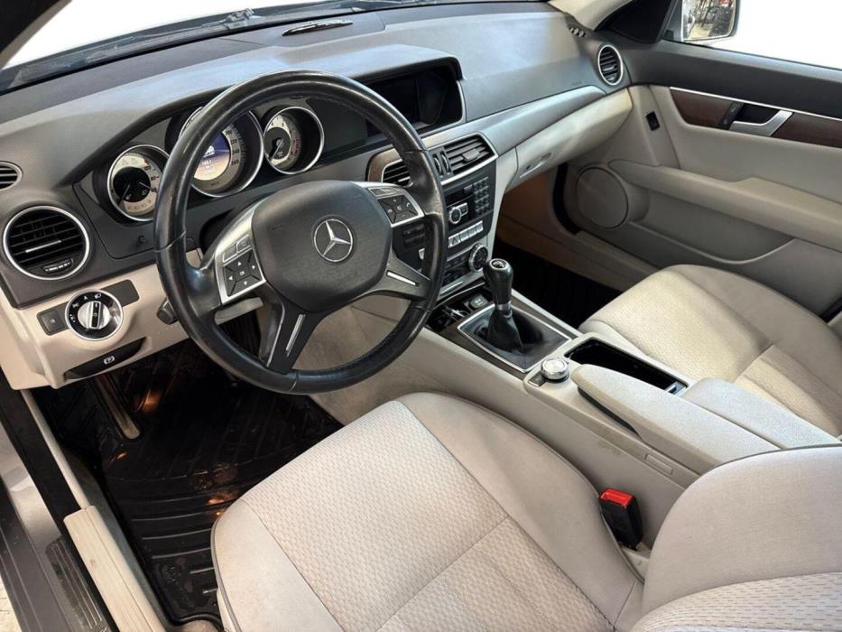 MERCEDES-BENZ C 2011