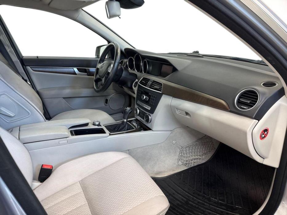 MERCEDES-BENZ C 2011