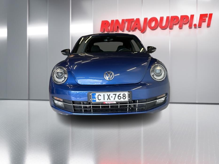 VOLKSWAGEN Beetle 2012