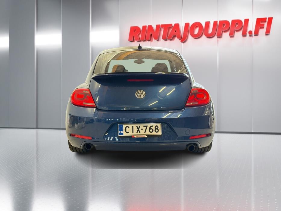 VOLKSWAGEN Beetle 2012