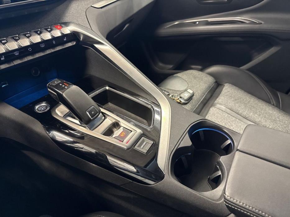 PEUGEOT 3008 2019