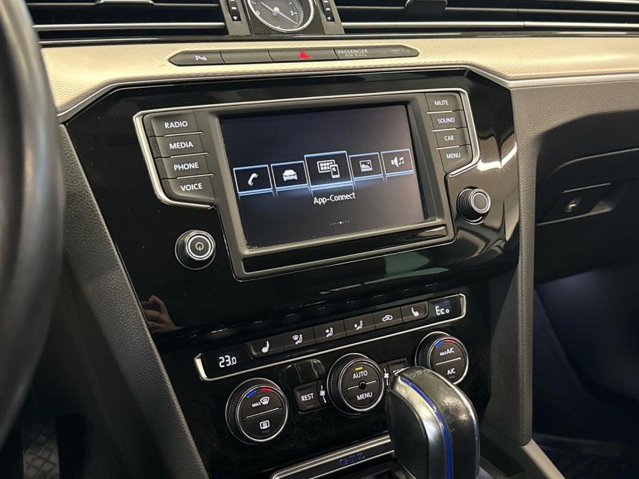 VOLKSWAGEN Passat 2016