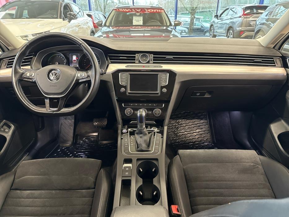 VOLKSWAGEN Passat 2016