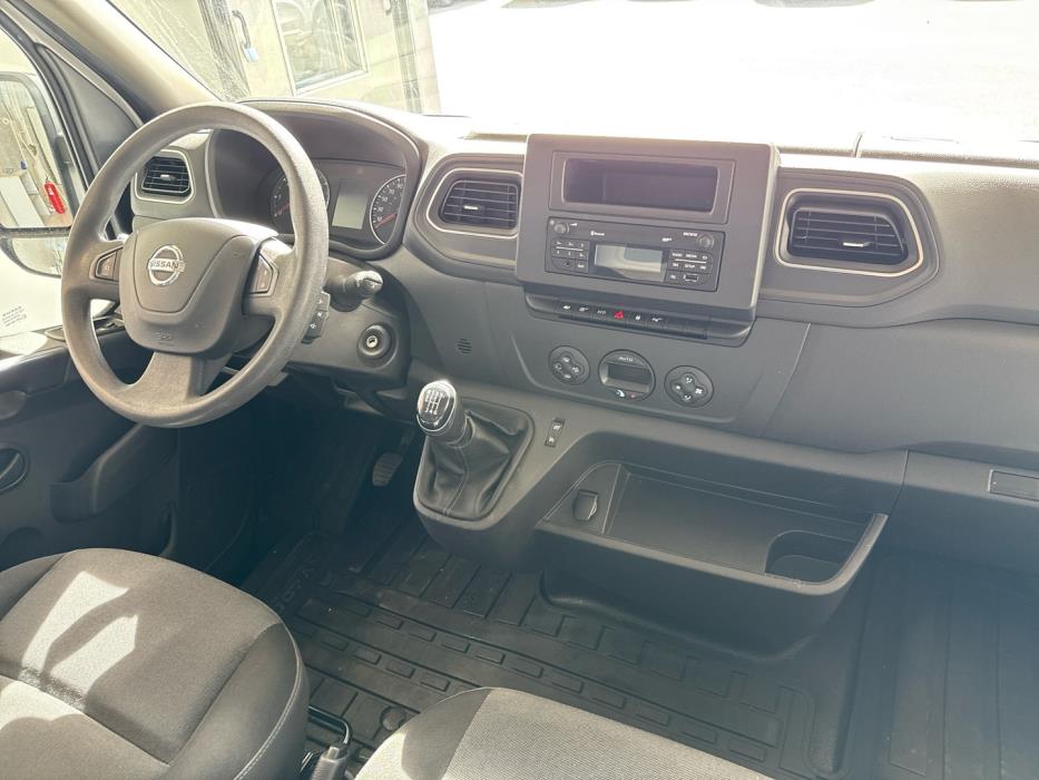 NISSAN NV400 2021