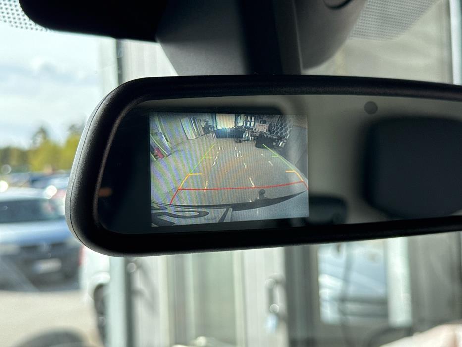 NISSAN NV400 2021