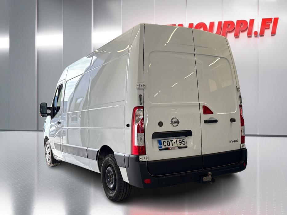 NISSAN NV400 2021