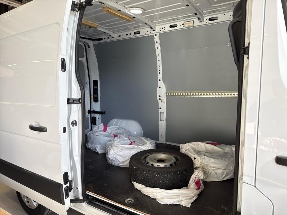 NISSAN NV400 2021