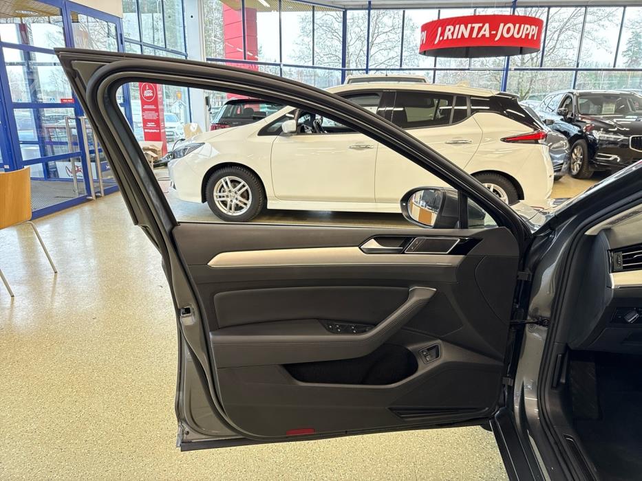 VOLKSWAGEN Passat 2017