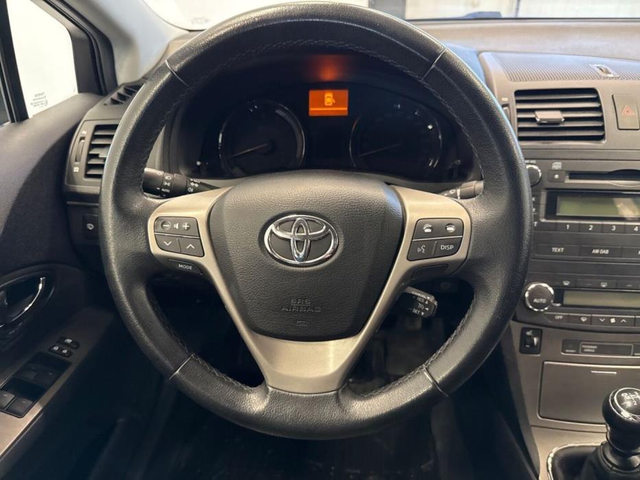 TOYOTA Avensis 2009