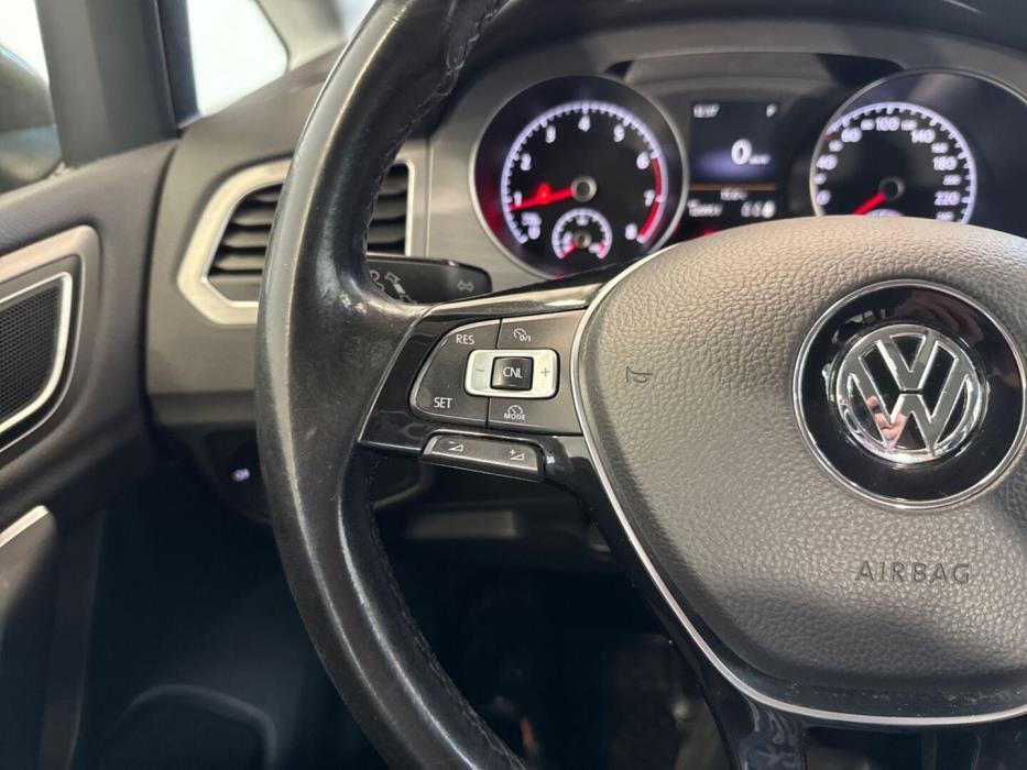VOLKSWAGEN Golf Sportsvan 2015