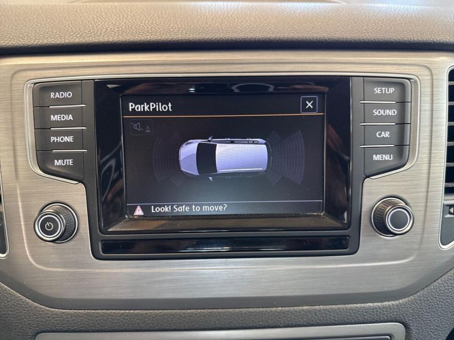 VOLKSWAGEN Golf Sportsvan 2015