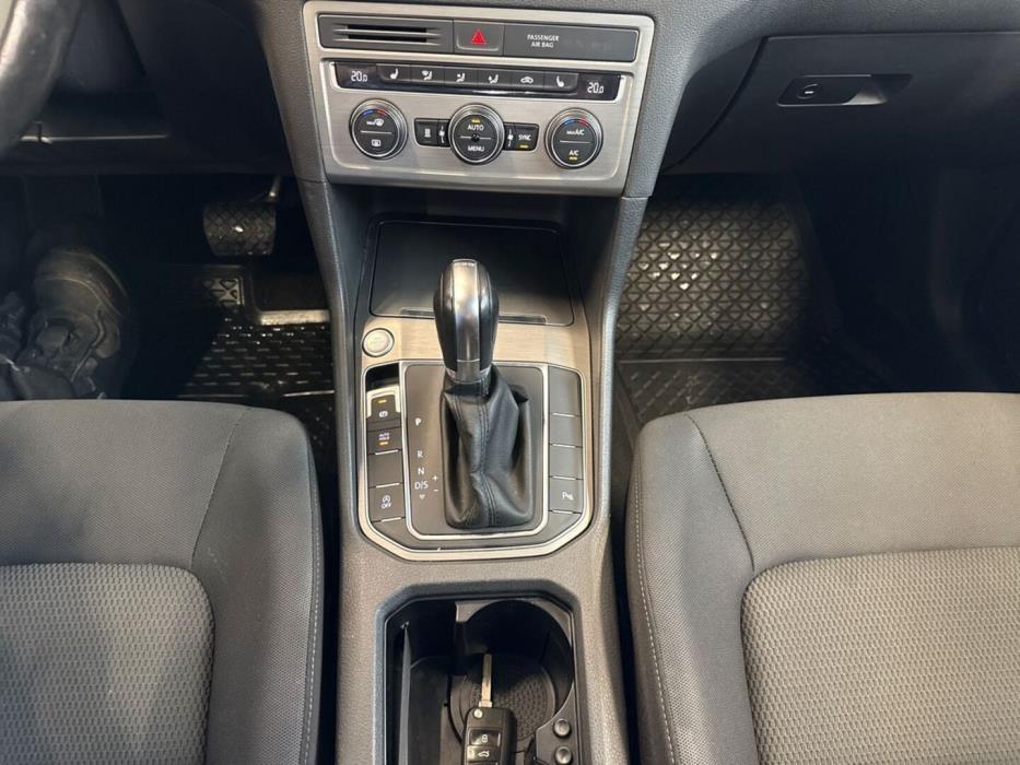 VOLKSWAGEN Golf Sportsvan 2015