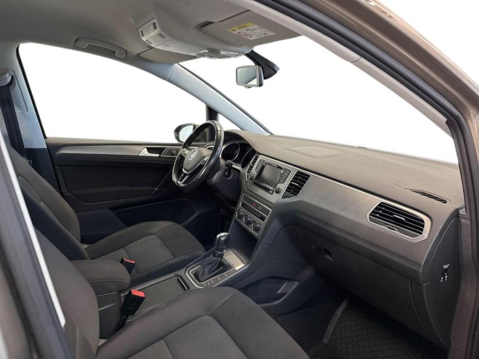 VOLKSWAGEN Golf Sportsvan 2015