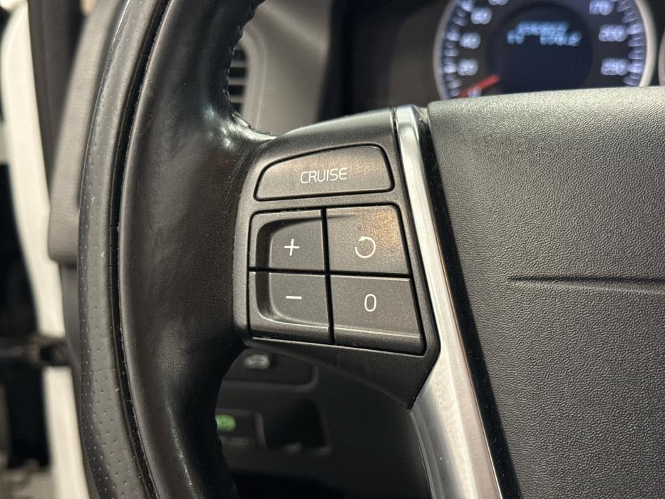 VOLVO XC60 2011