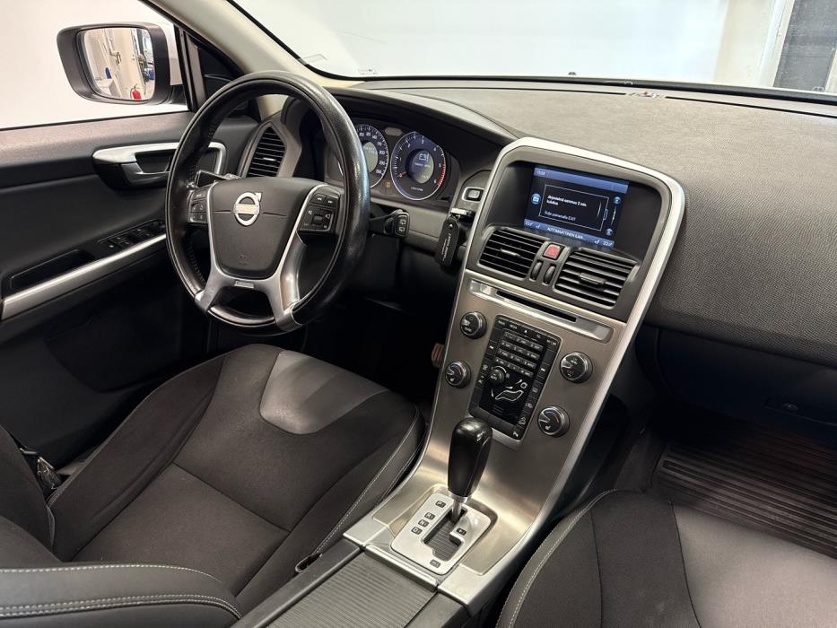 VOLVO XC60 2011